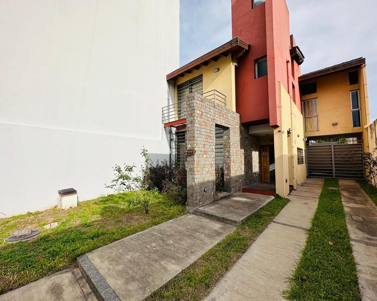 Venta Casa en 2 Plantas Sobre Lote de 10x 45 1
