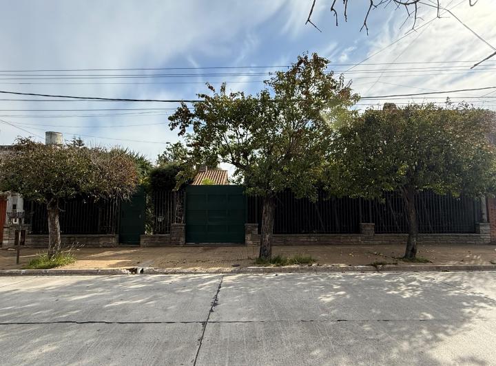 Venta Chalet sobre 3 lotes 1