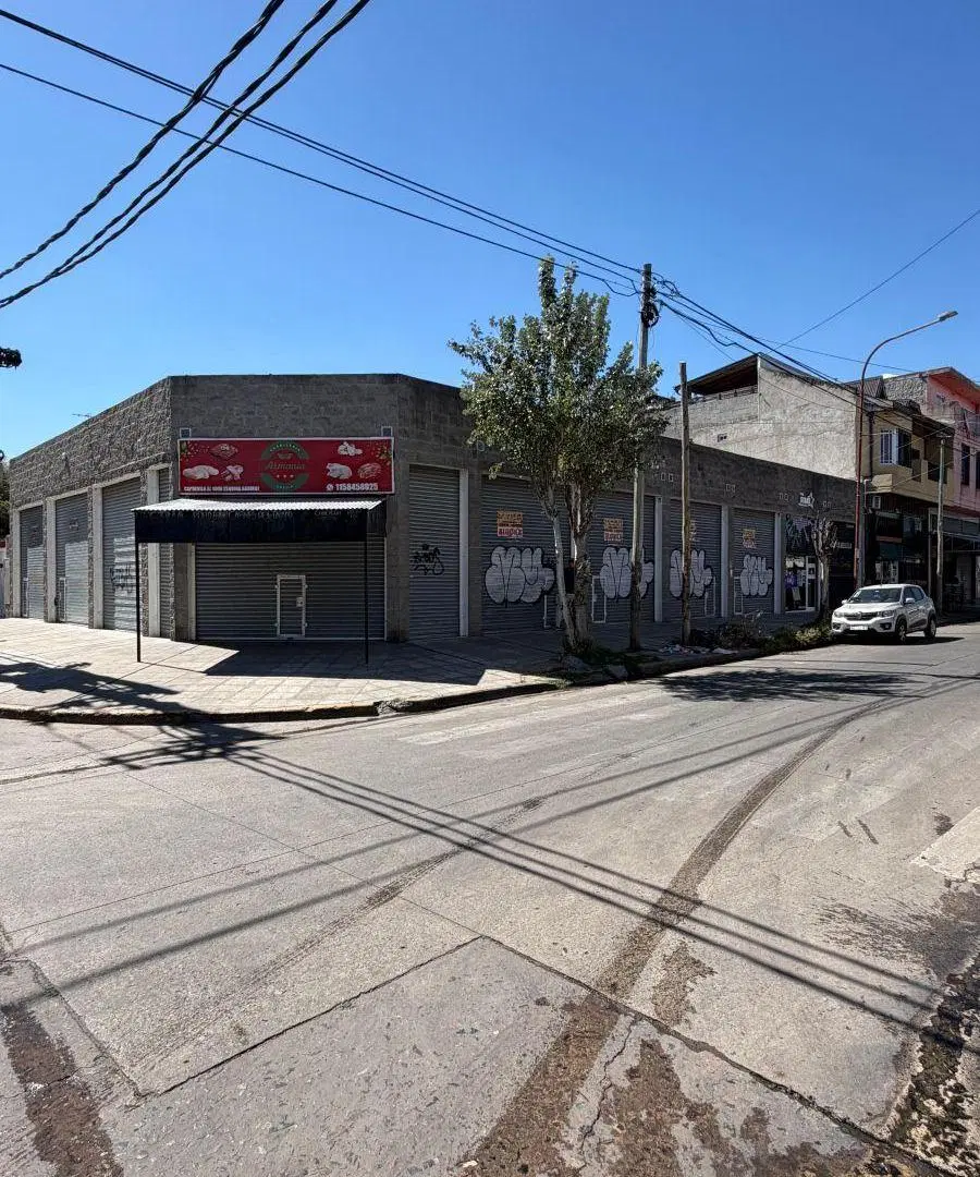 EXCELENTE LOCAL COMERCIAL. CENTRO RAFAEL CASTILLO 4