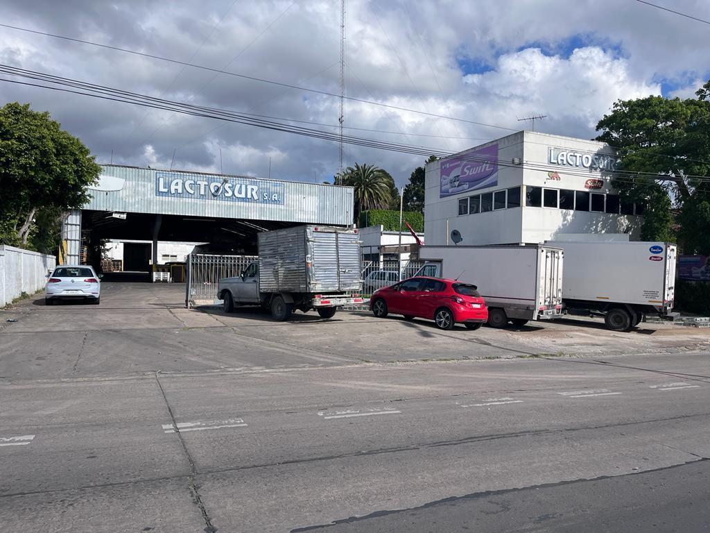 Local - Galpon en Venta en La Plata 5