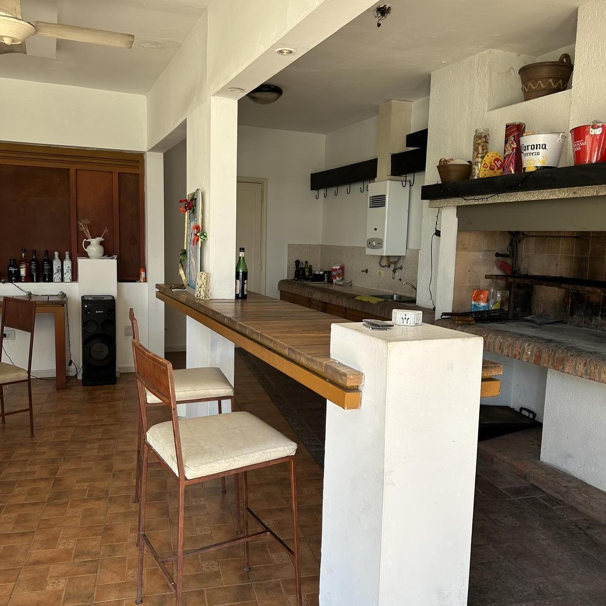 Casa en Cerro de Las Rosas con Excelentes Vistas Al Kempes y Las Cierras 5