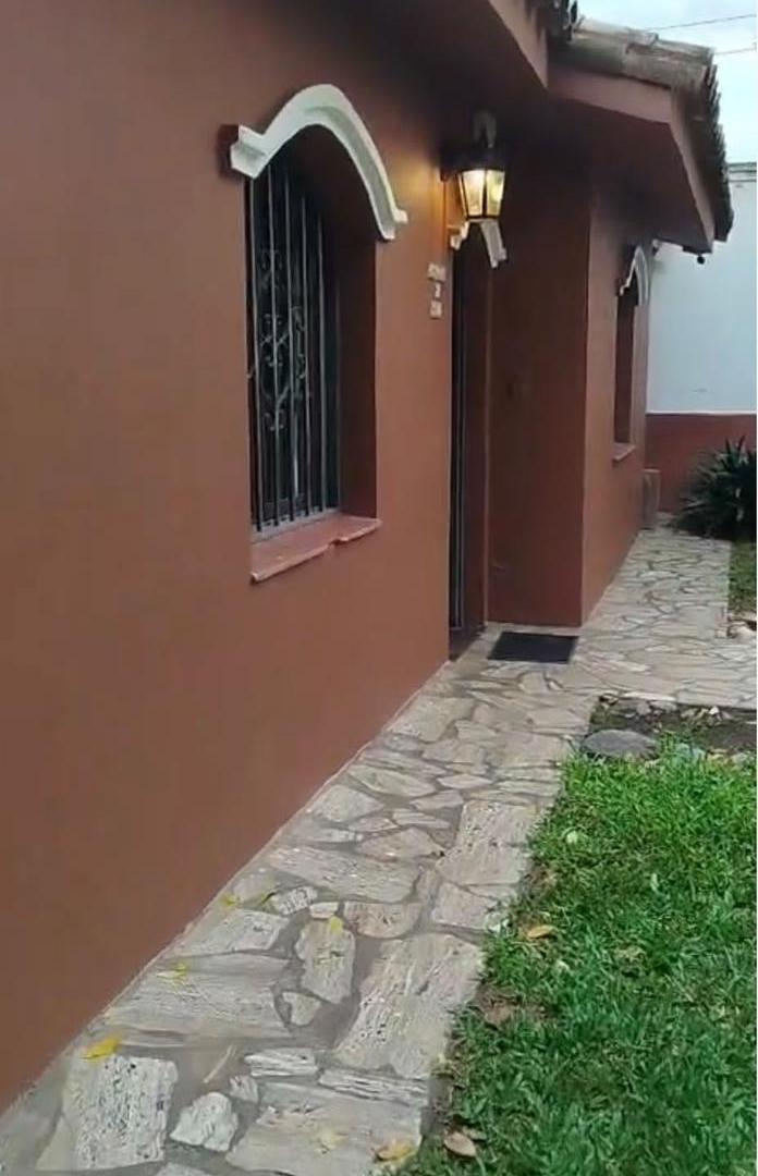 Foto de CASA 3 DORM EN VENTA B° EL REFUGIO A METROS DE RECTA MARTINOLLI 8754, imagen 2
