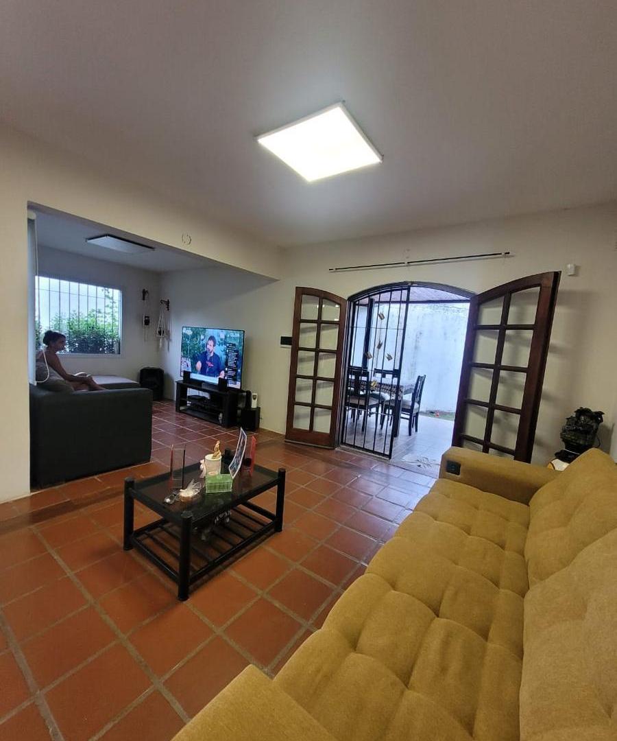 Foto de CASA 3 DORMITORIOS CON AMPLIO JARDÍN Y PISCINA, imagen 5