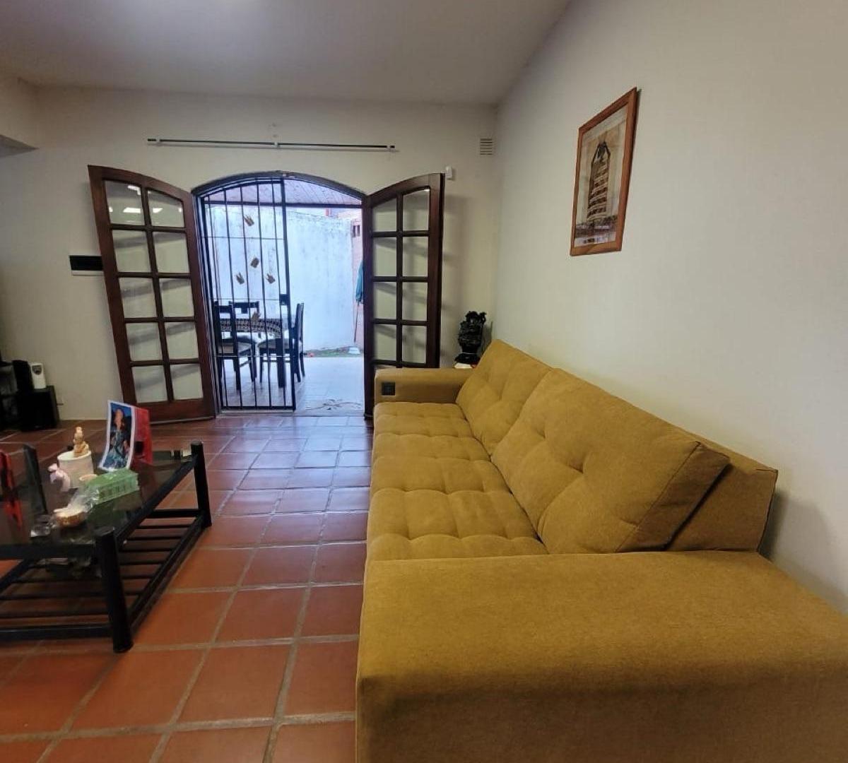 Foto de CASA 3 DORMITORIOS CON AMPLIO JARDÍN Y PISCINA, imagen 4
