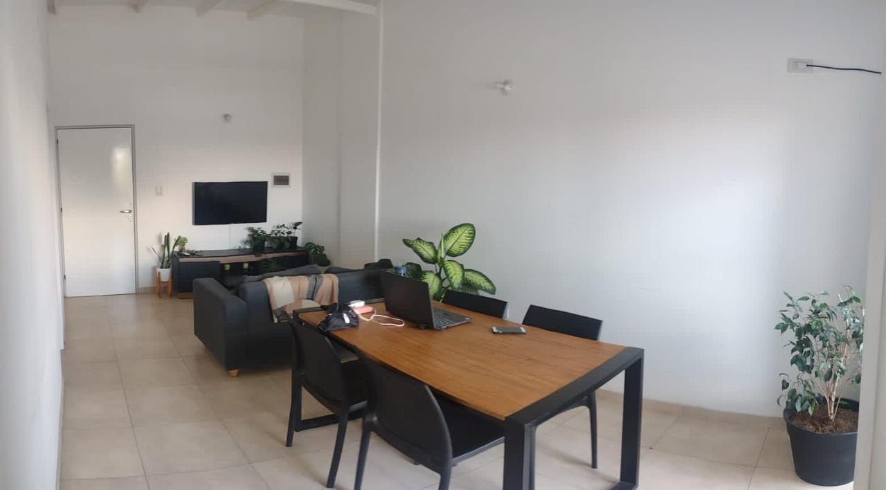 Foto de Departamento de 1 dormitorio amplio, muy luminoso con balcon Av, imagen 1