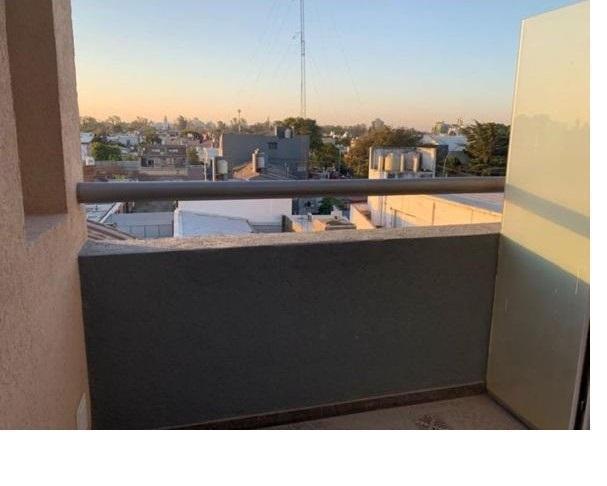 Foto de Departamento de 1 dormitorio amplio, muy luminoso con balcon Av, imagen 2