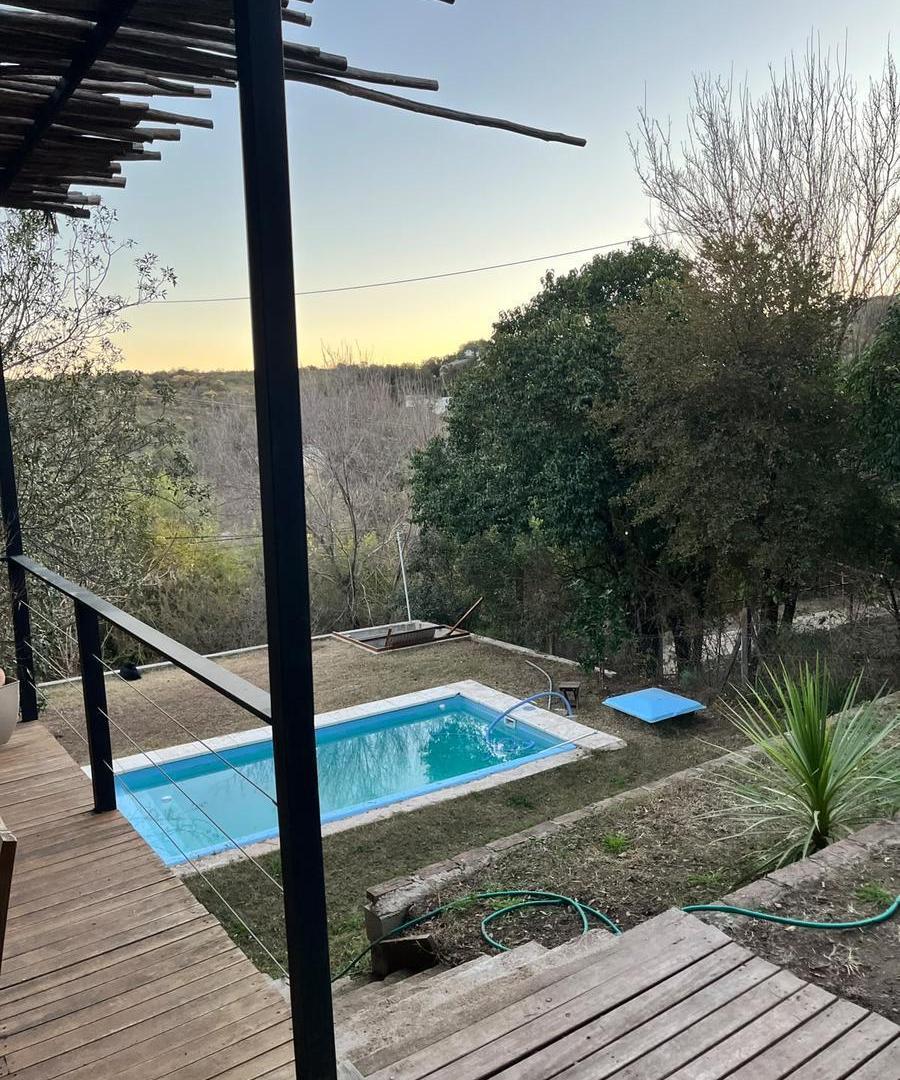 Foto de Casa de 3 dormitorios en terreno de 902 m2 con pileta y cochera doble, imagen 4