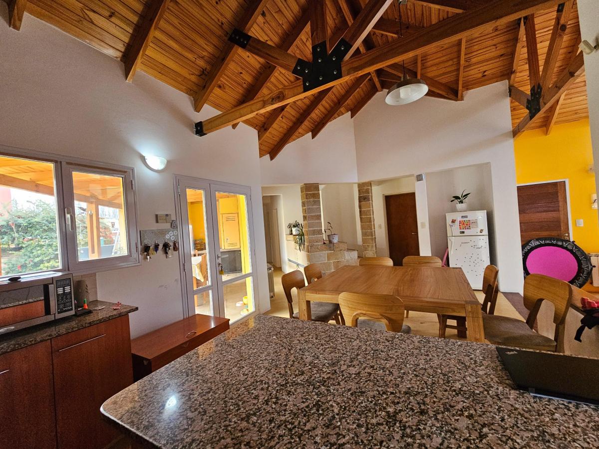 Venta de Casa 3 Dorm. - 208 m Cubiertos - Bº Náutico Plottier - Neuquen 1