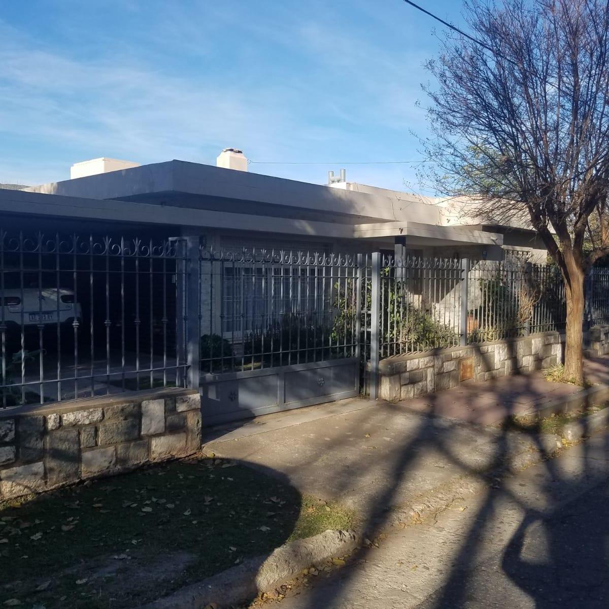 Casa en Venta en La Falda, Barrio Villa Estela