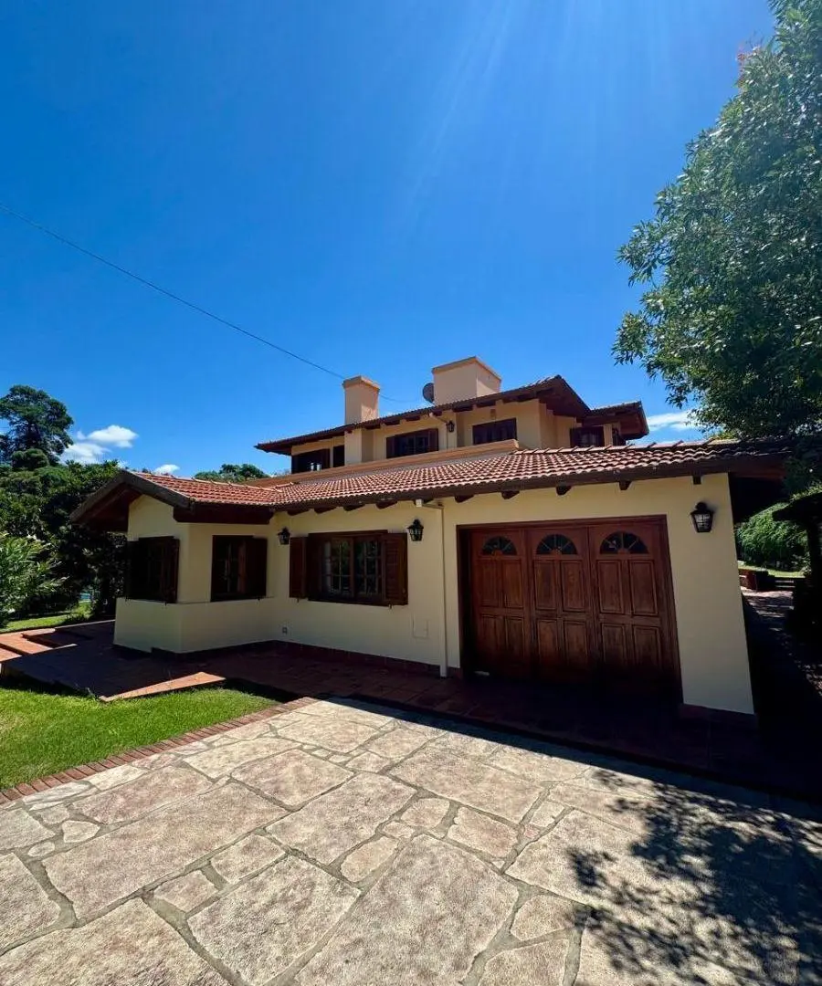 Casa en Venta en La Falda 2