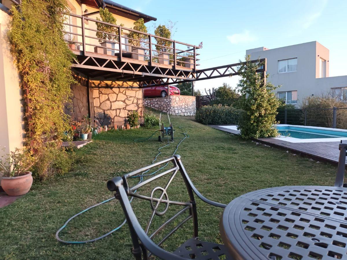 Foto de Casa en Venta en La Falda, imagen 3