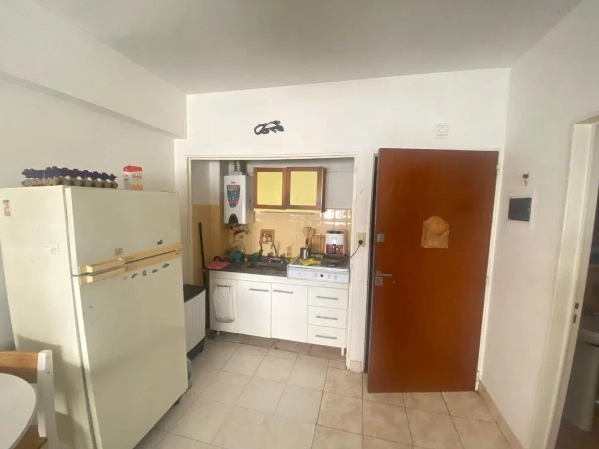 VENTA MONOAMBIENTE EN COLEGIALES MUY LUMINOSO 4