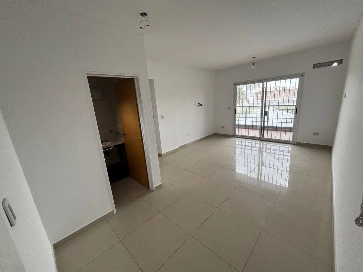 ALQUILER 3 AMBIENTES SIN EXPENSAS EN TABLADA 3