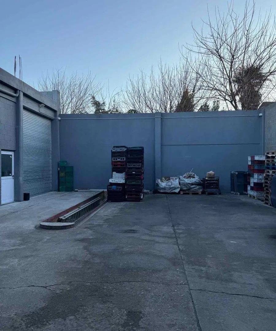 Venta - Deposito con vivienda - Villa Sarmiento 3
