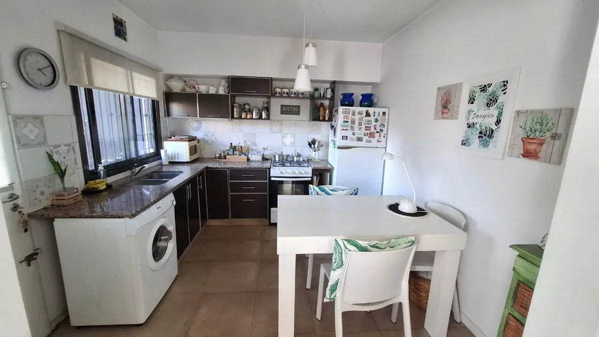 VENTA DEPARTAMENTO 2 AMBIENTES  C/ COCHERA MORENO 2