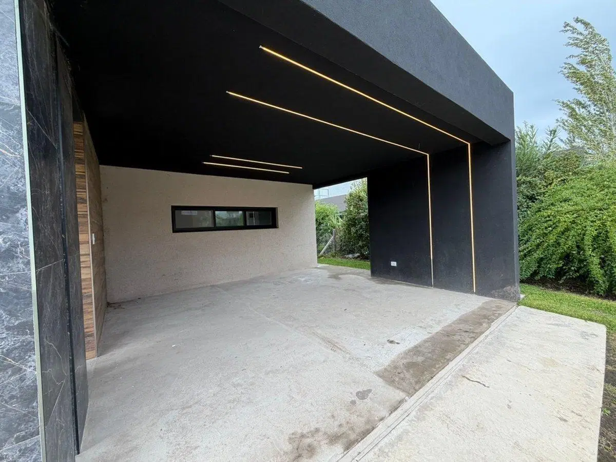 Venta Casa 4 ambientes al lago Country Santa Rita 2