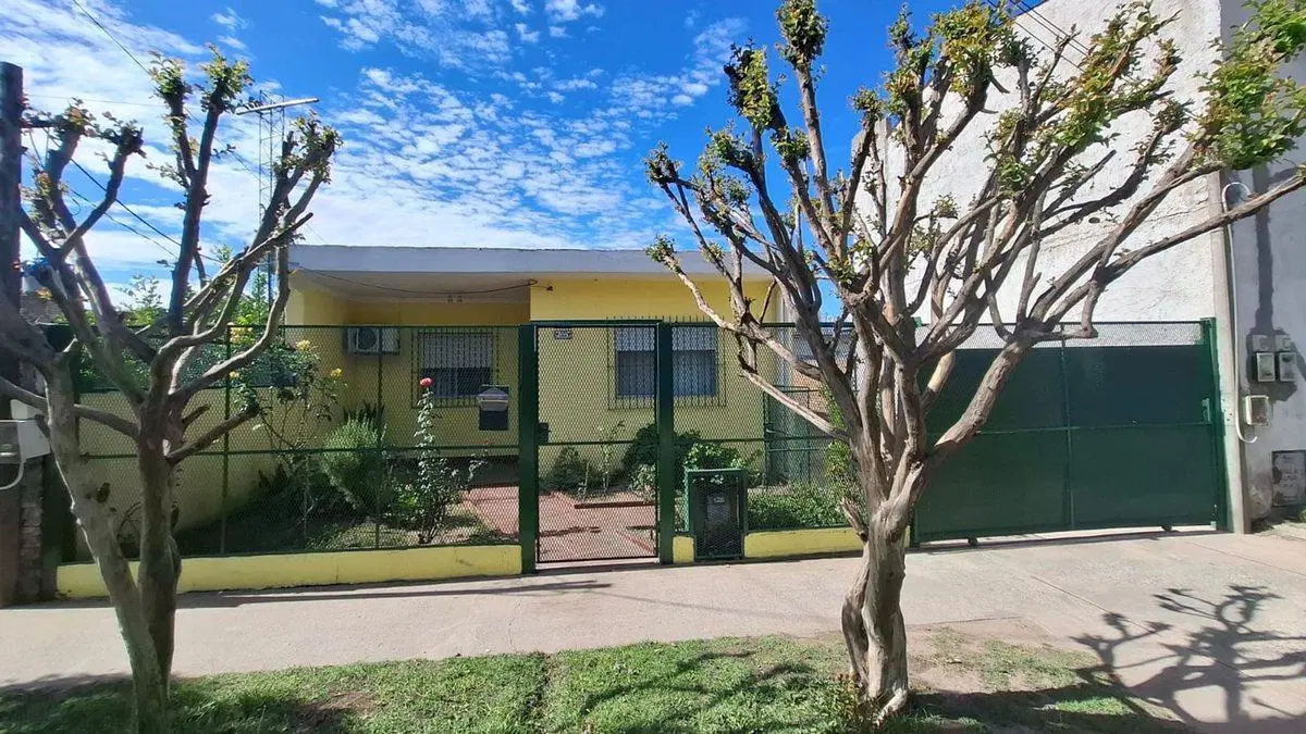 VENTA CASA 3 AMBIENTES CON QUINCHO Y COCHERA MERLO 3