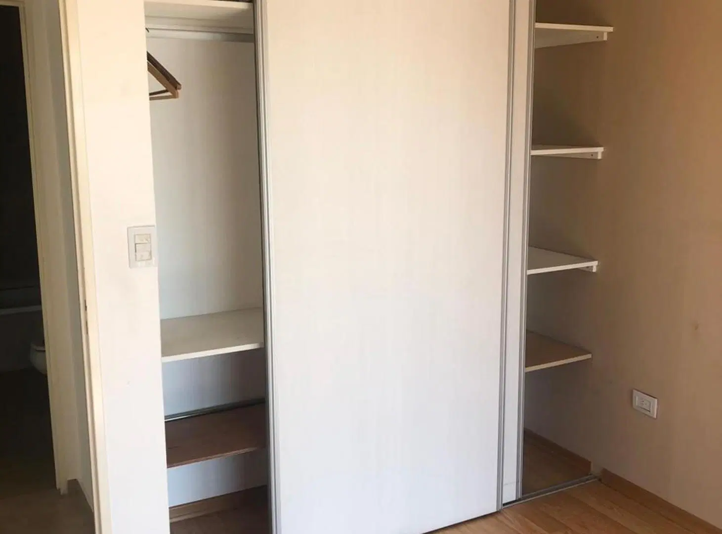 VENTA DPTO 2 AMB C/COCHERA EN MERLO 2