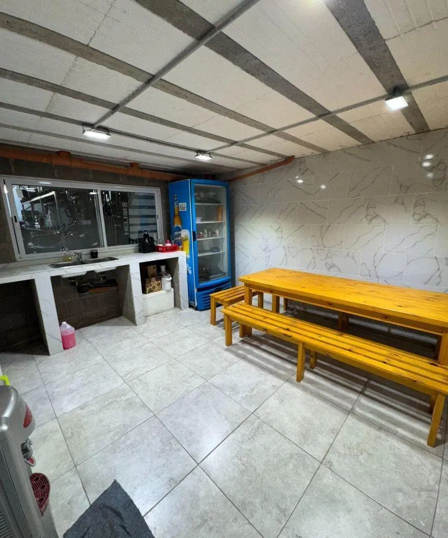 Venta - Deposito con vivienda - Villa Sarmiento 8