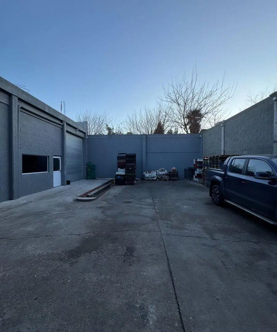 Venta - Deposito con vivienda - Villa Sarmiento 3