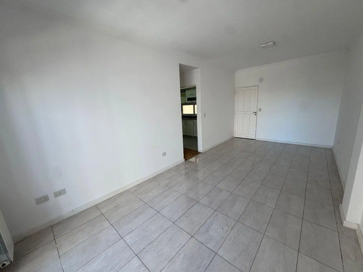 VENTA DEPARTAMENTO 3 AMBIENTES C/ COCHERA LANUS 2