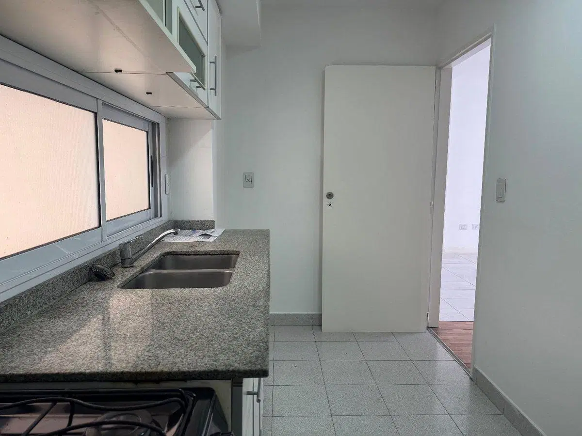 VENTA DEPARTAMENTO 3 AMBIENTES C/ COCHERA LANUS 4