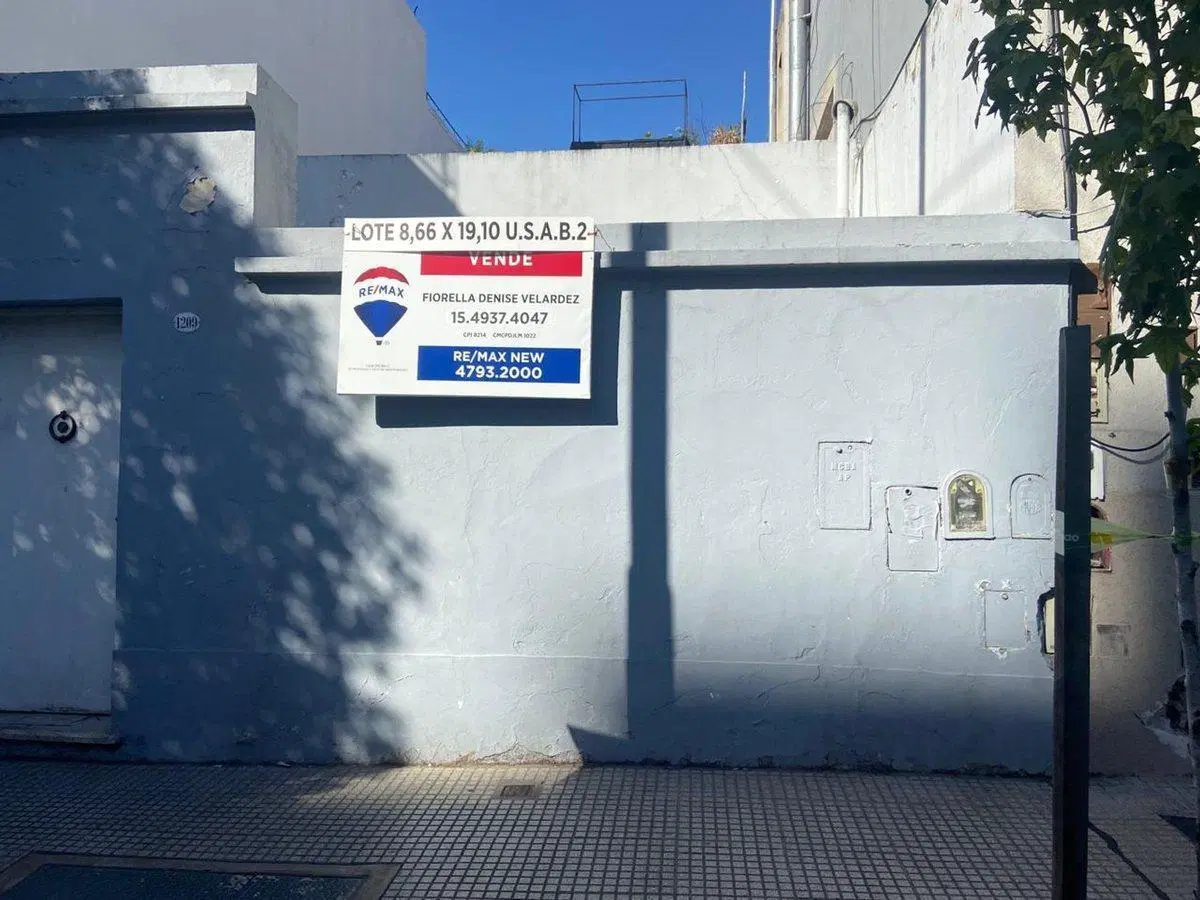 VENTA LOTE EN FLORES. 2