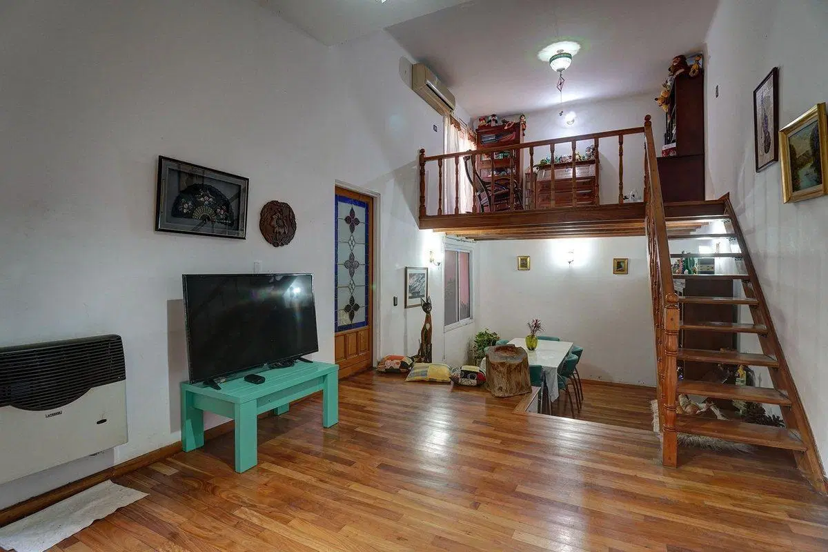 Venta - Casa 4 ambientes con terraza - Floresta 3