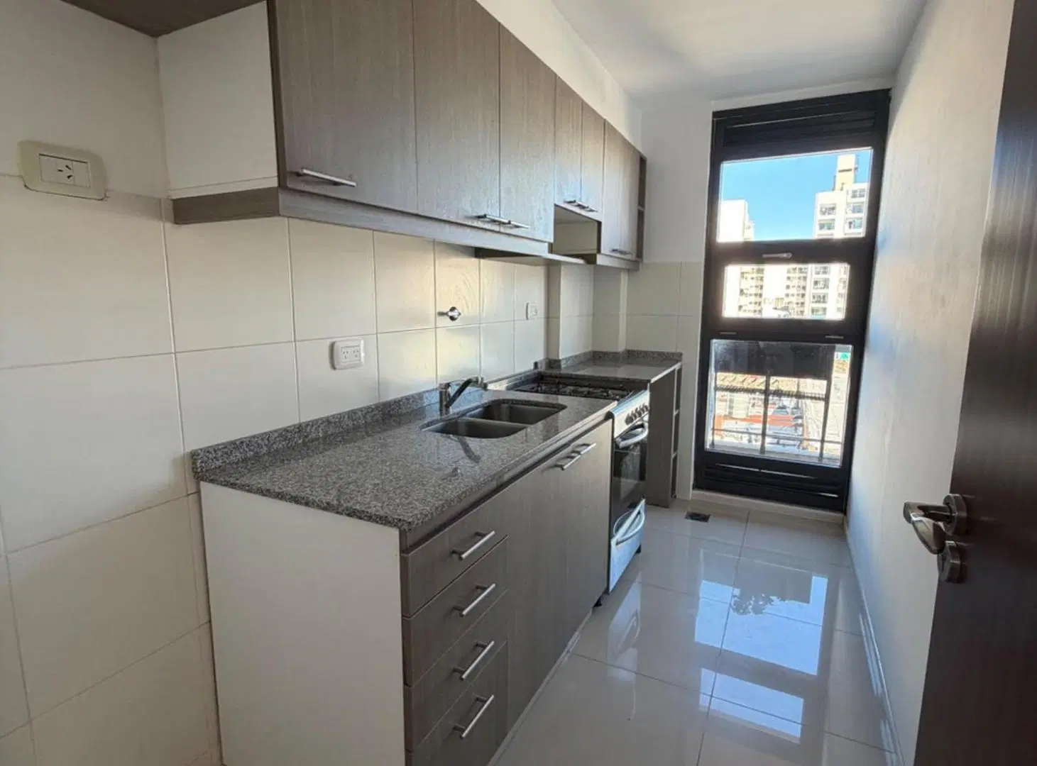 ALQUILER 2AMB ,BAÑO, TOILETTE, VESTIDOR AL FRENTE 4