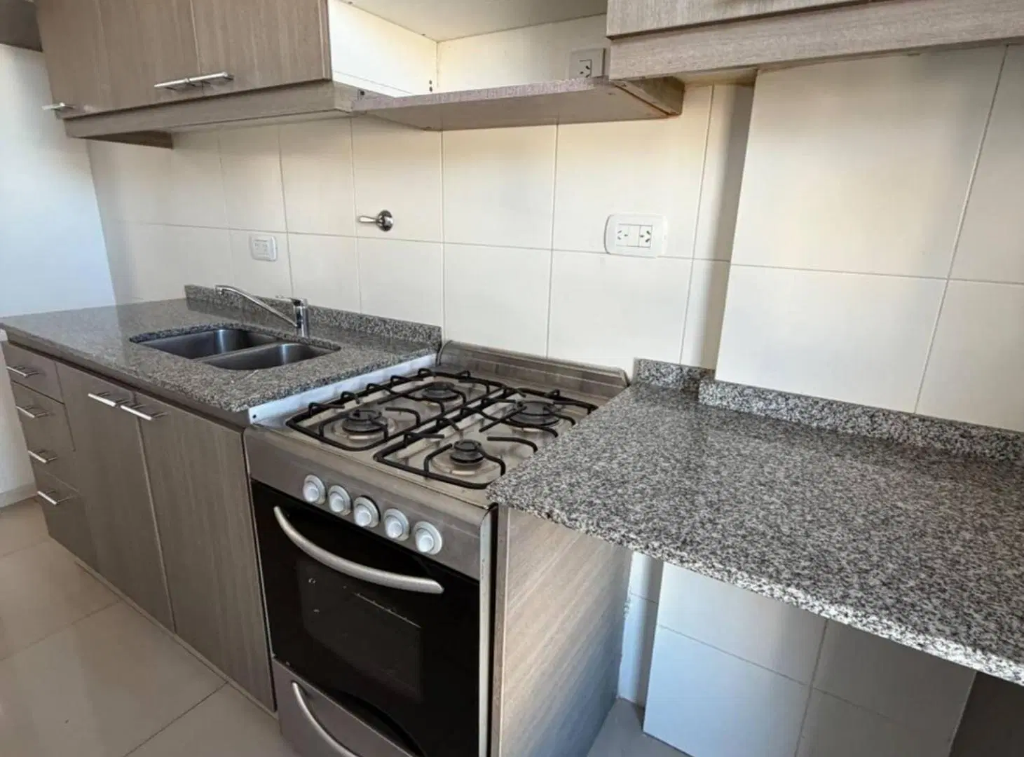ALQUILER 2AMB ,BAÑO, TOILETTE, VESTIDOR AL FRENTE 3