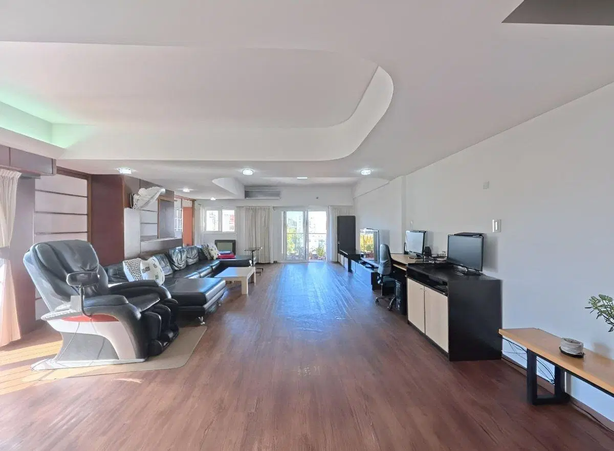 DEPARTAMENTO 6 AMB EN DUPLEX C/COCH EN FLORES 5