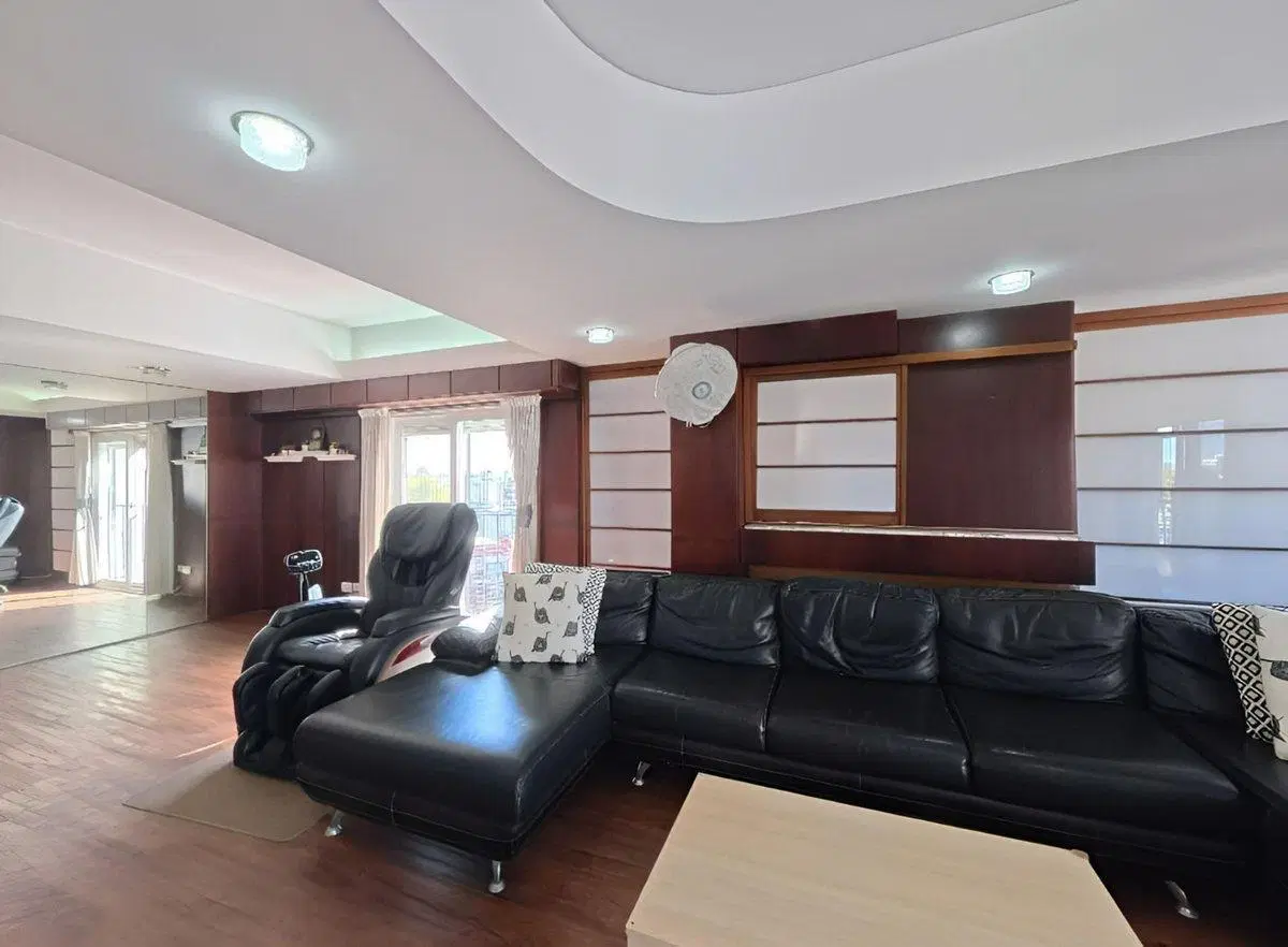 DEPARTAMENTO 6 AMB EN DUPLEX C/COCH EN FLORES 4