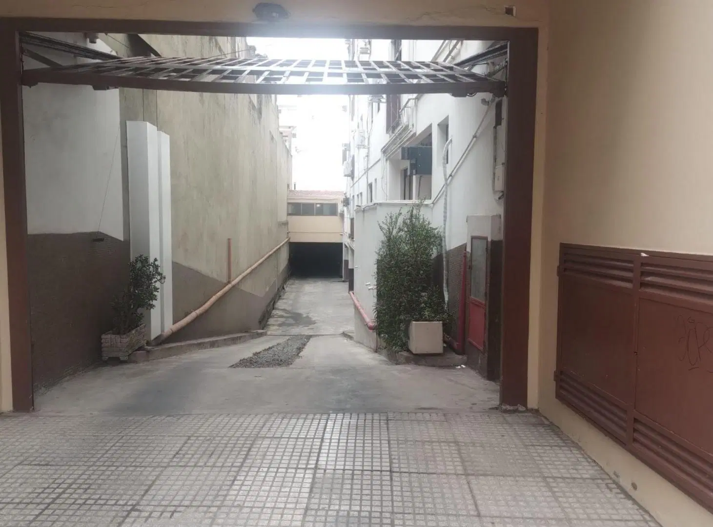 Cochera grande en Caballito, a metros de Rivadavia 2