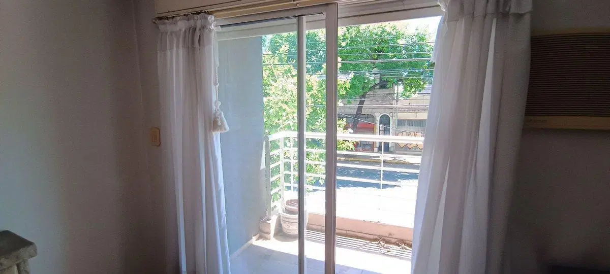 VENTA DEPTO. 3 AMBIENTES. BALCON Y PATIO. FLORES 4