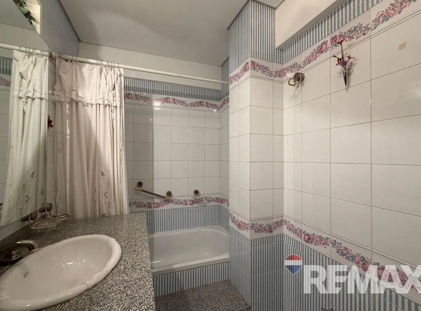 Dpto 3 ambientes c cochera, dependencia y jacuzzi 5