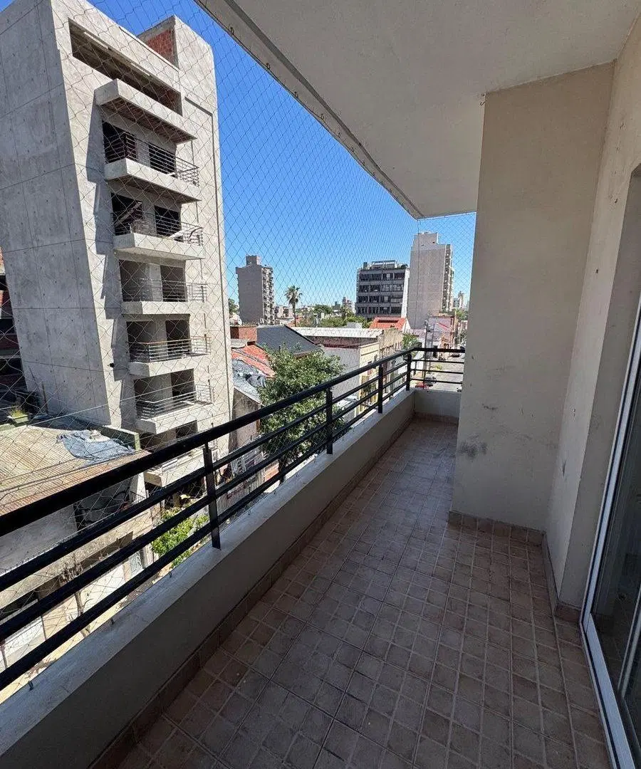 VENTA DEPARTAMENTO 3 AMBIENTES C/ COCHERA LANUS 8