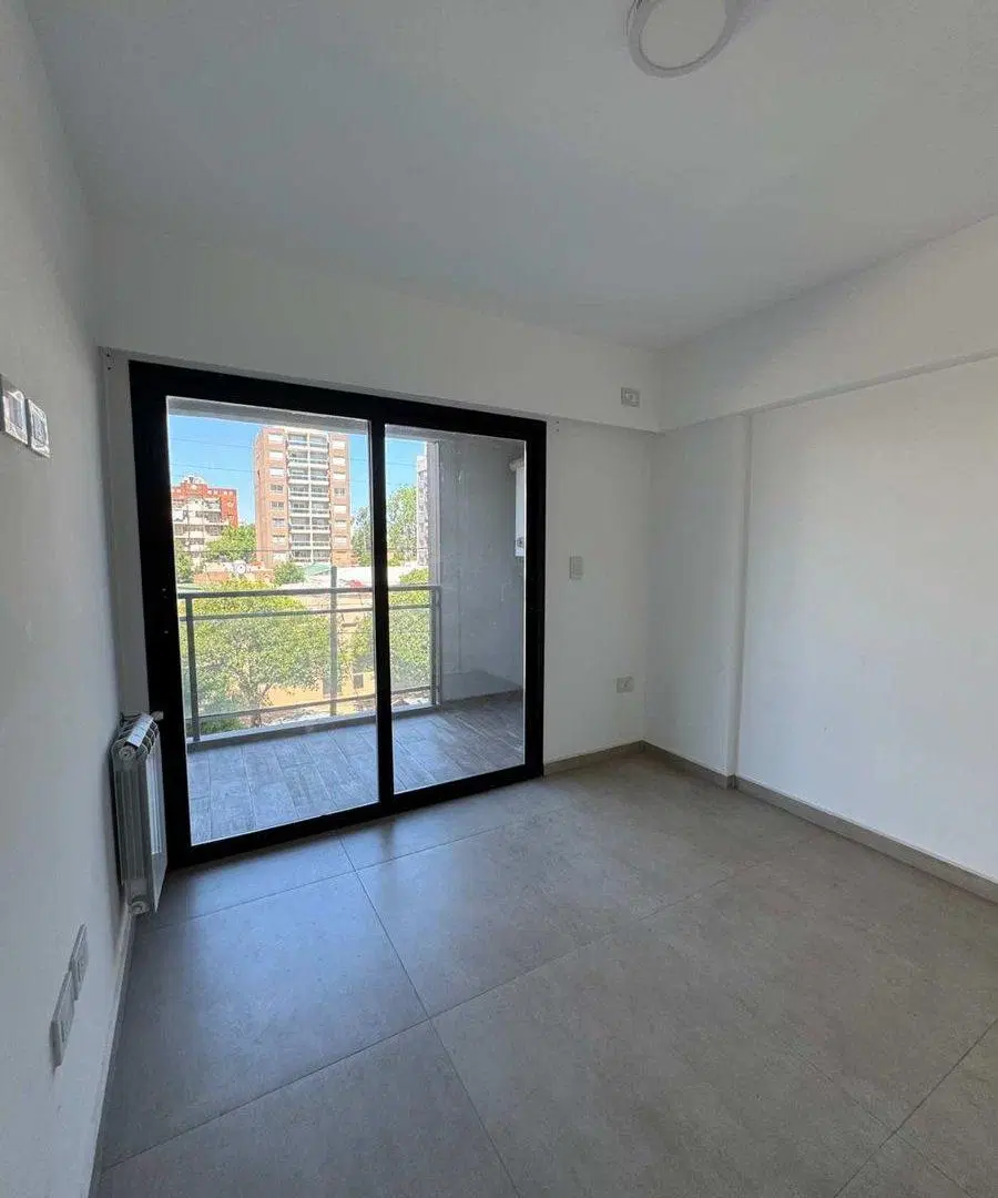 VENTA DEPTO 3 AMB C/ COCHERA MORÓN 4