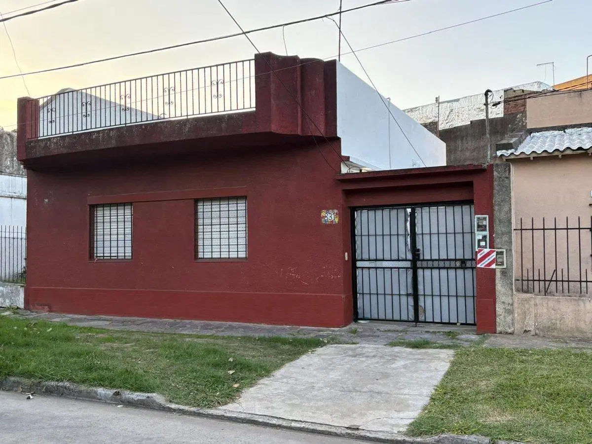 VENTA CASA 3 AMBIENTES MAS DEPARTAMENTO HURLINGHAM 1