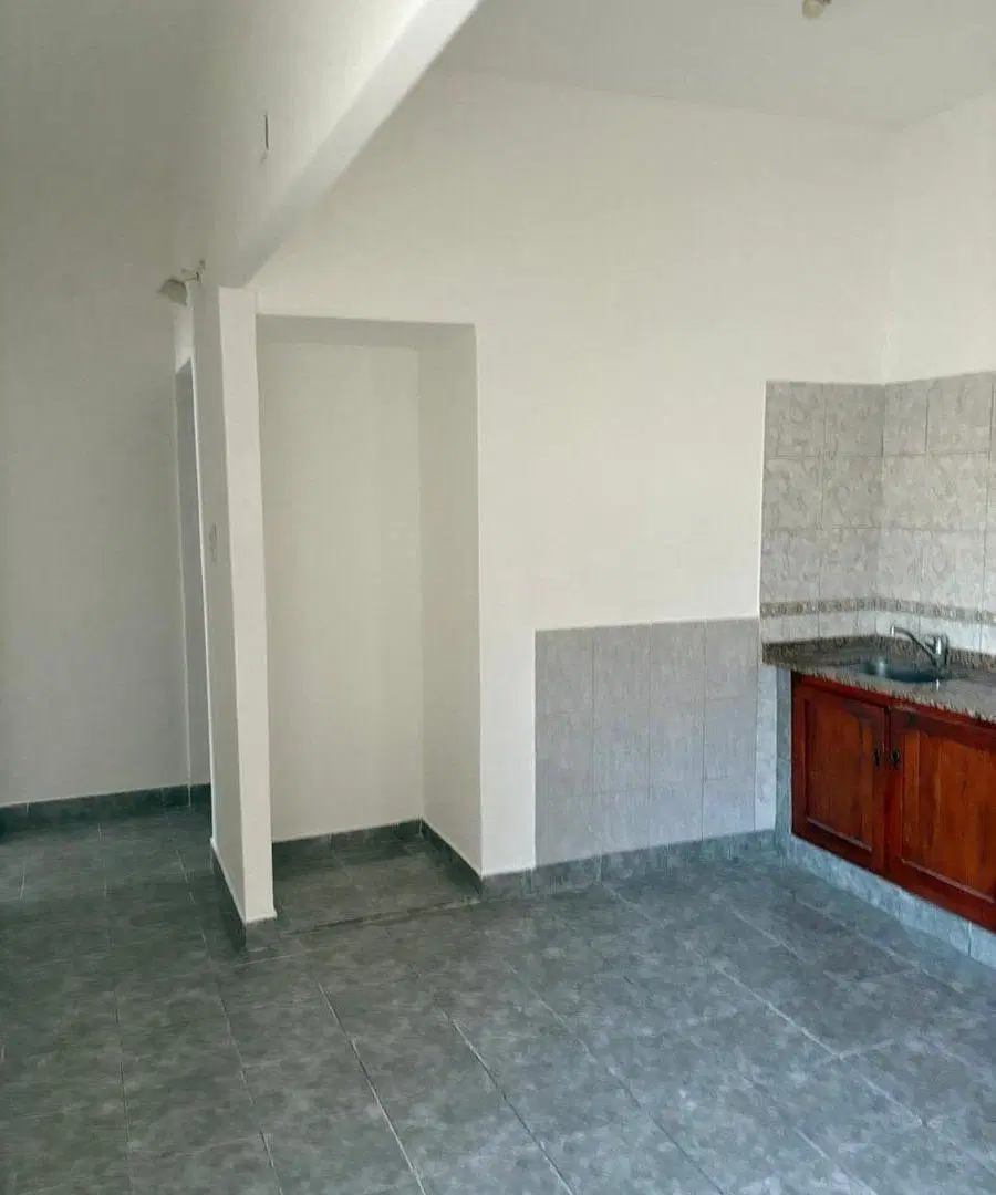 VENTA CASA 3 AMBIENTES MAS DEPARTAMENTO HURLINGHAM 5
