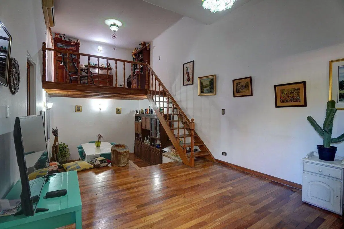 Venta - Casa 4 ambientes con terraza - Floresta 2