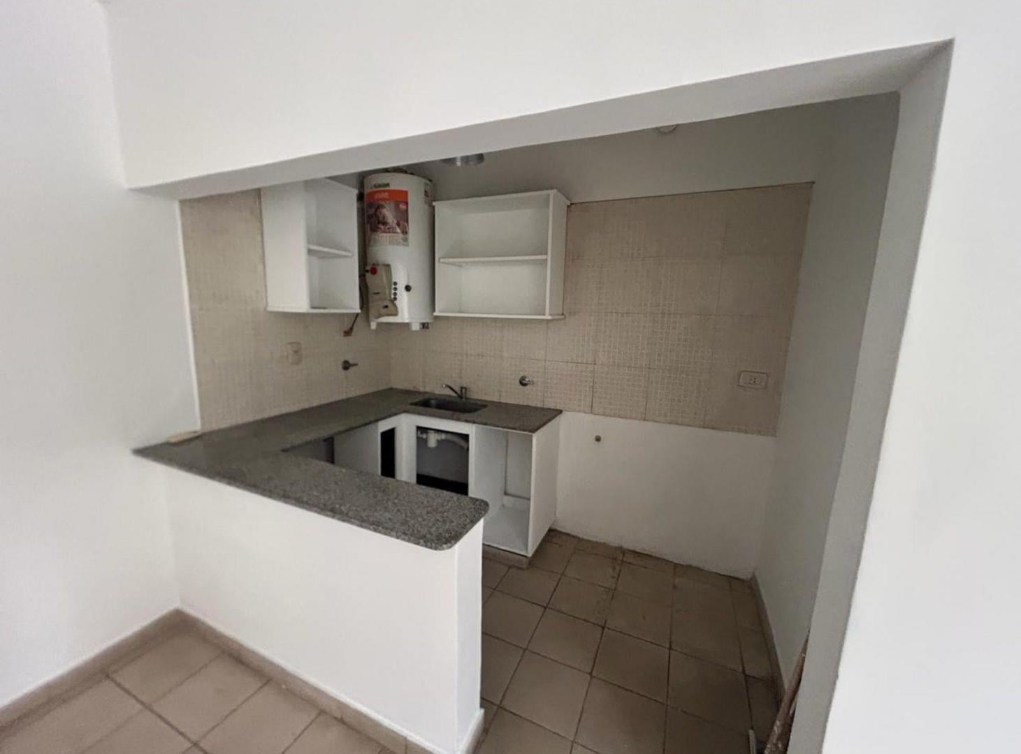 Foto de Venta PH 3 ambientes luminoso en Banfield, imagen 3