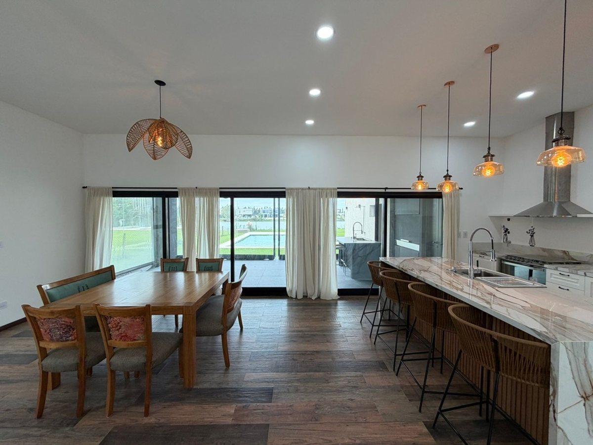 Foto de Venta Casa 4 ambientes al lago Country Santa Rita, imagen 3