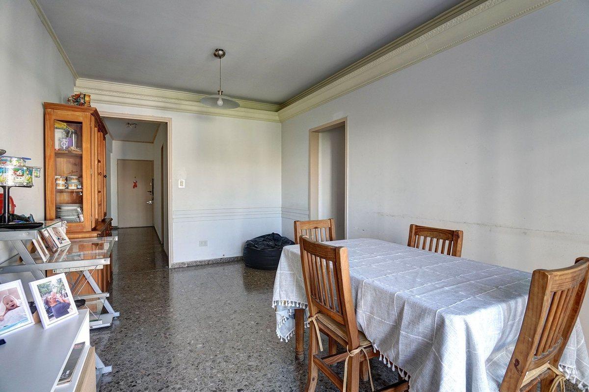 Foto de VENTA DEPTO 4 AMB AL FRENTE FLORES, imagen 2