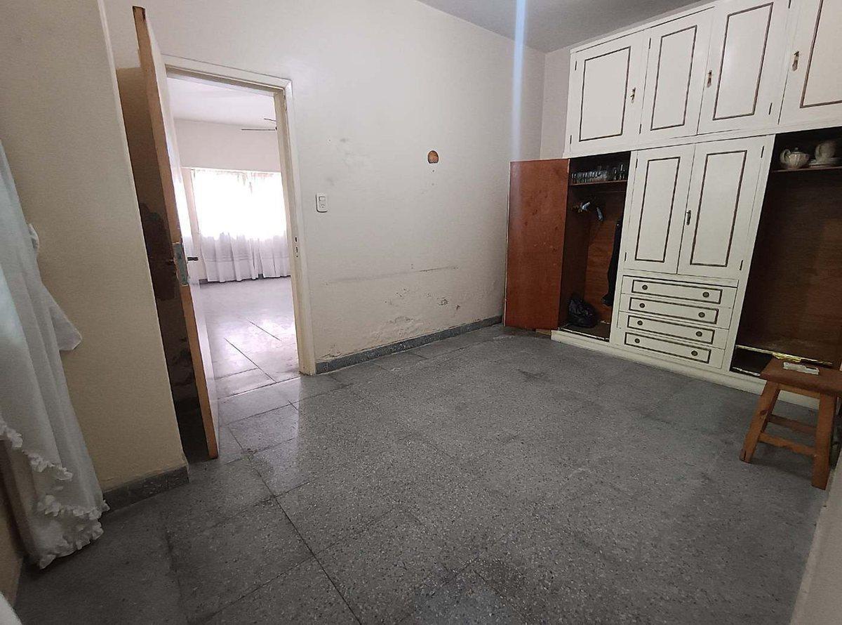 Foto de Venta casa en Flores Sur lote propio 177m2 totales, imagen 2