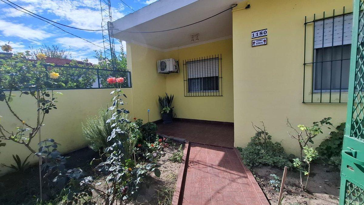 Foto de VENTA CASA 3 AMBIENTES CON QUINCHO Y COCHERA MERLO, imagen 5