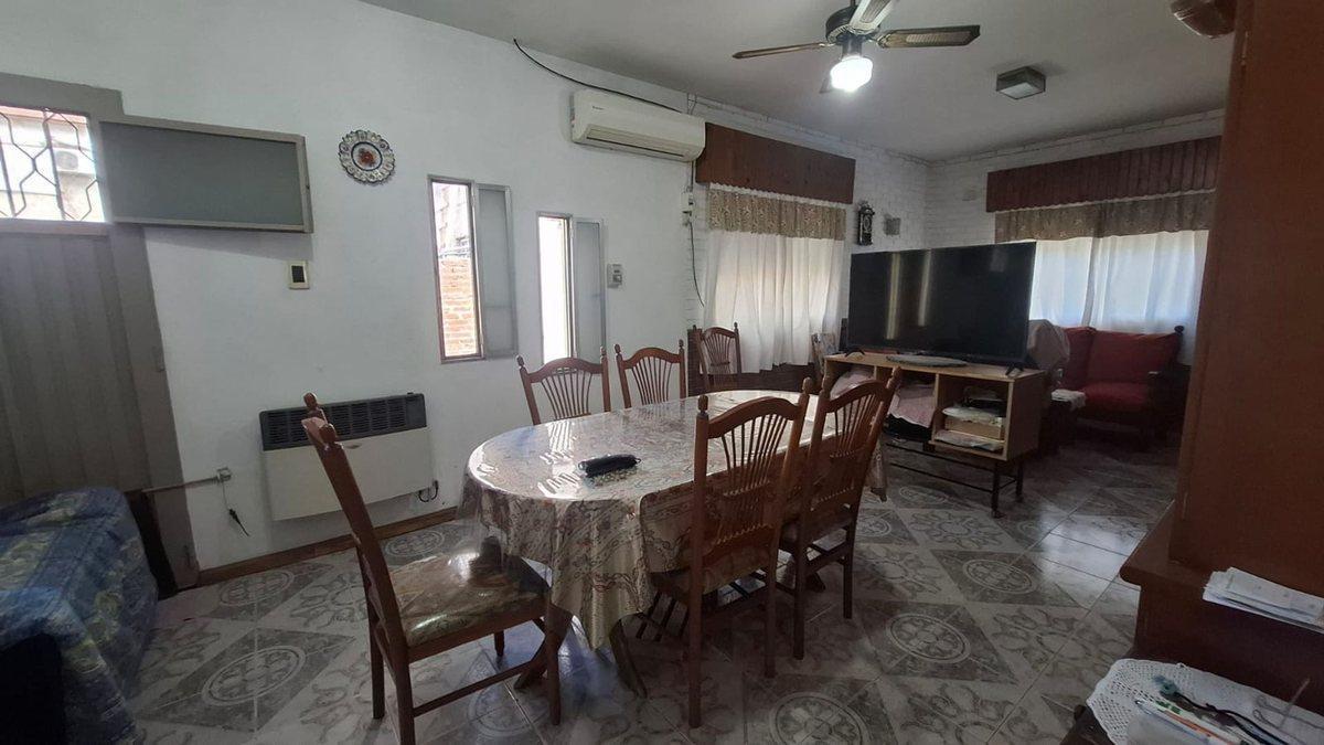 Foto de VENTA CASA 3 AMBIENTES CON QUINCHO Y COCHERA MERLO, imagen 4