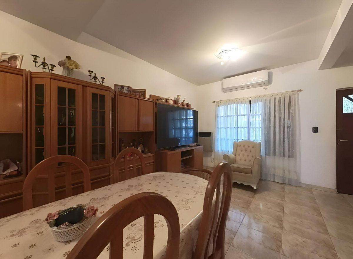 Foto de VENTA PH TRIPLEX 4 AMB CON COCH. VILLA SANTA RITA, imagen 4
