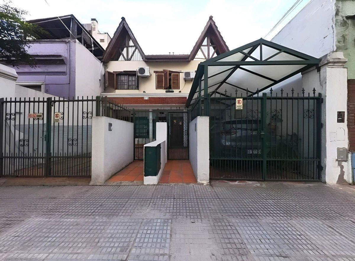 Foto de VENTA PH TRIPLEX 4 AMB CON COCH. VILLA SANTA RITA, imagen 2