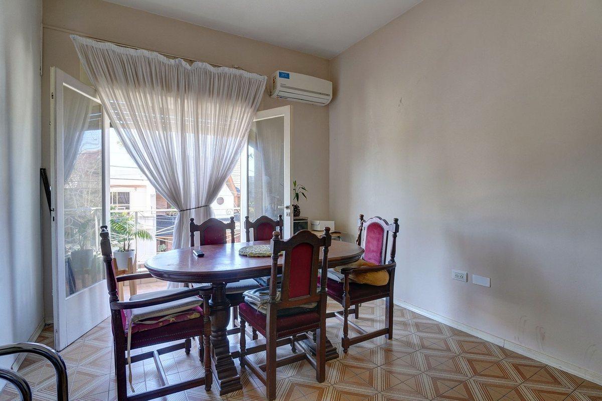 Foto de Venta-PH 3 amb c/terraza, quincho y garage-Liniers, imagen 3