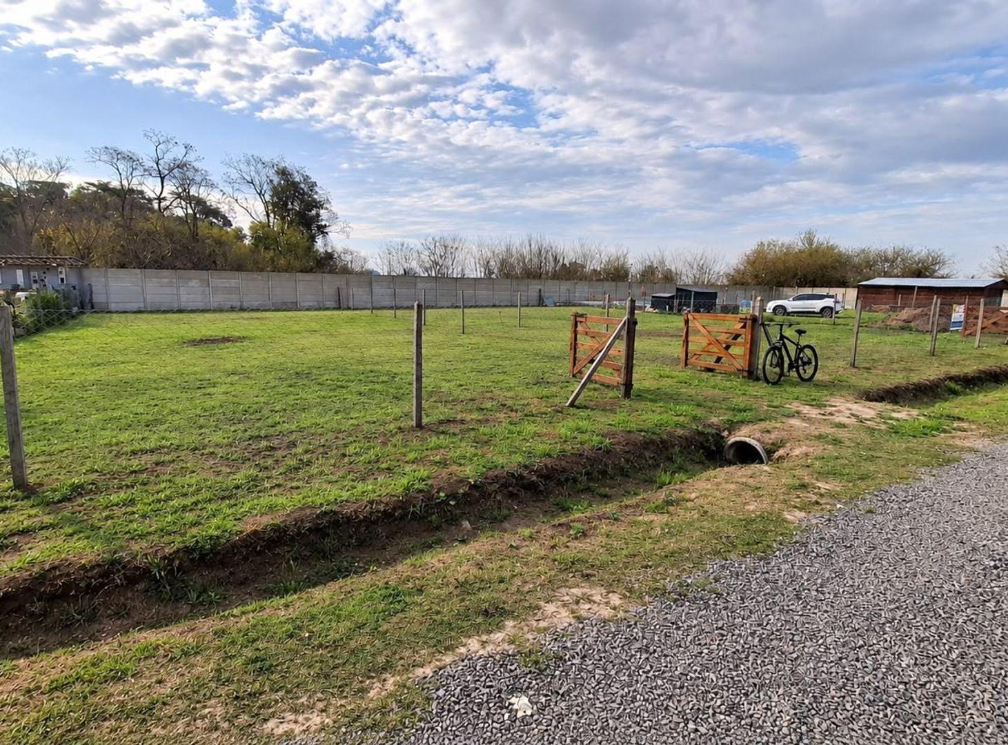 Foto de VENTA LOTE 448 m2 LUZ AGUA BARRIO CERRADO CAÑUELAS, imagen 2